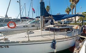 Pequeno Velero En Port Forum Ideal Para Backpackers